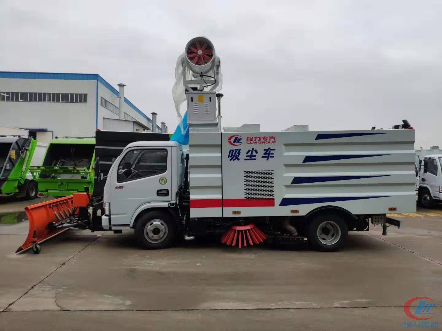 小多利卡D6吸尘车加扫刷,加除雪车,加雾炮